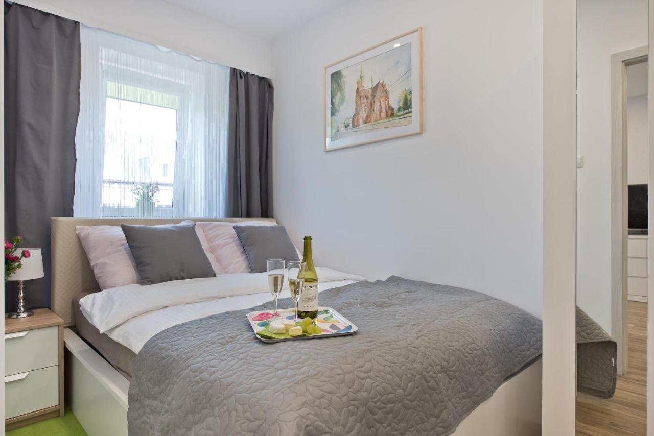 Apartament Centrum 3 Torun Bagian luar foto