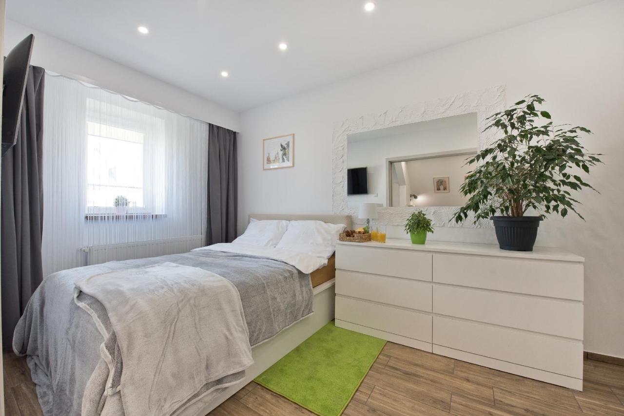 Apartament Centrum 3 Torun Bagian luar foto